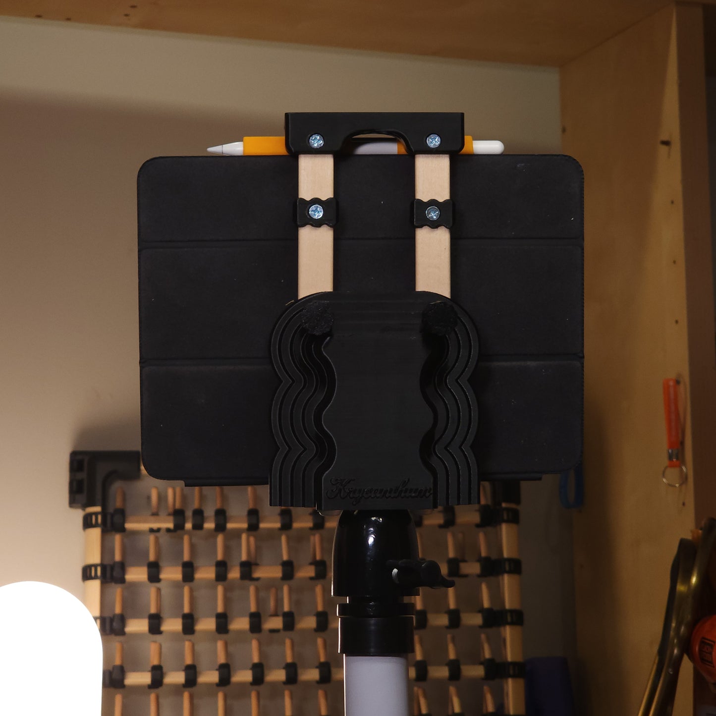 3-Way Mirror Stand